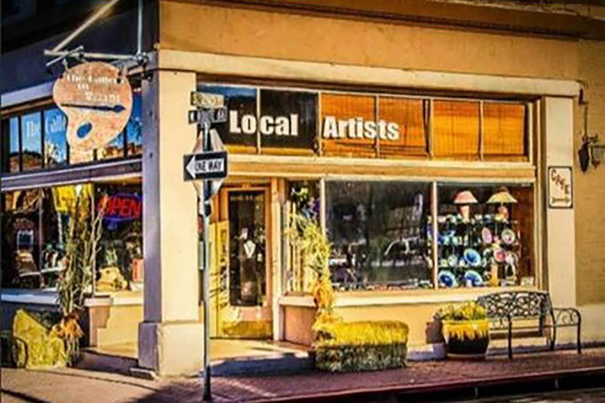 Shopping with Mom on Mother's Day in Williams